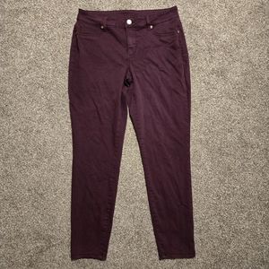 Maurices soft & stretchy maroon skinny style pants Large in great condition
